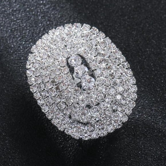 Silvertone Gorgeous Sexy Nightclub Party Rhinestone 1.7-1.8 cm Adjustable Ring - Picture 2 of 7